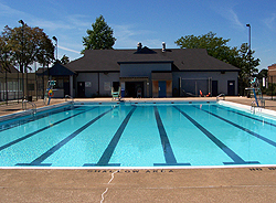 Lanspeary Pool rope and lines in water